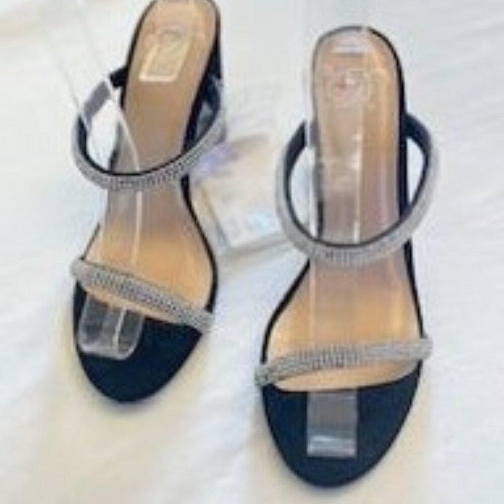 NWT Delicious Trona Heels